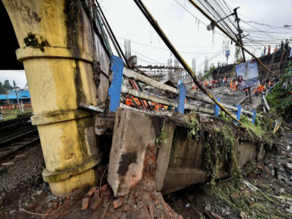 নতুন ব্যবস্থায় মাঝেরহাটে শীঘ্রই শুরু যান চলাচল! রেলকে চিঠি দিচ্ছে পূর্ত দফতর নতুন ব্যবস্থায় মাঝেরহাটে শীঘ্রই শুরু যান চলাচল! রেলকে চিঠি দিচ্ছে পূর্ত দফতর