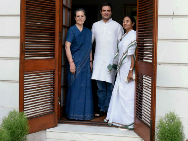 ‘মা-ব্যাটা ডুবিয়ে ছেড়েছে কংগ্রেসকে, এবার রাজ্যে ঝাঁপ বন্ধ হবে পিসি-ভাইপোর দলের’ ‘মা-ব্যাটা ডুবিয়ে ছেড়েছে কংগ্রেসকে, এবার রাজ্যে ঝাঁপ বন্ধ হবে পিসি-ভাইপোর দলের’