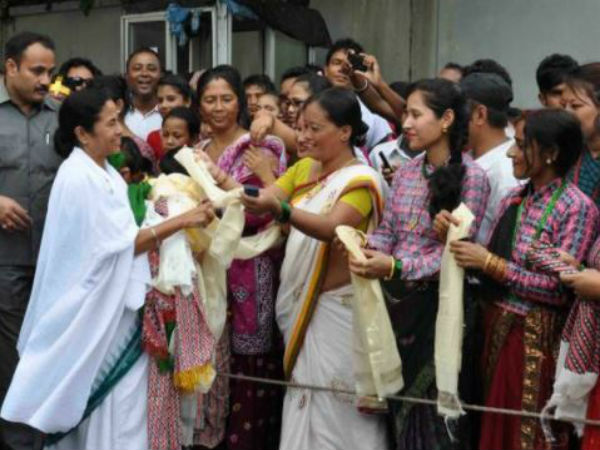 স্বপ্নের দার্জিলিং গড়ে তুলতে উদ্যোগ মুখ্যমন্ত্রীর! নতুন পর্যটন কেন্দ্র তৈরির নির্দেশ স্বপ্নের দার্জিলিং গড়ে তুলতে উদ্যোগ মুখ্যমন্ত্রীর! নতুন পর্যটন কেন্দ্র তৈরির নির্দেশ