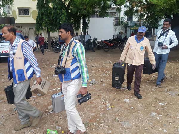 নিজামদের সোনার চায়ের কাপ, হীরে খচিত টিফিনবক্স উধাও ! হায়দরাবাদ জুড়ে চাঞ্চল্য নিজামদের সোনার চায়ের কাপ, হীরে খচিত টিফিনবক্স উধাও ! হায়দরাবাদ জুড়ে চাঞ্চল্য
