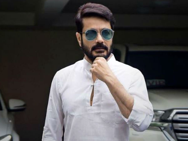 শ্রীকৃষ্ণের বেশে প্রসেনজিৎ! এই ছবিটি দেখেছেন কি শ্রীকৃষ্ণের বেশে প্রসেনজিৎ! এই ছবিটি দেখেছেন কি