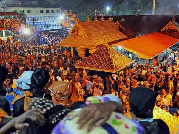 সবরিমালা মন্দিরে মহিলাদের প্রবেশাধিকারে সায় সুপ্রিম কোর্টের সবরিমালা মন্দিরে মহিলাদের প্রবেশাধিকারে সায় সুপ্রিম কোর্টের