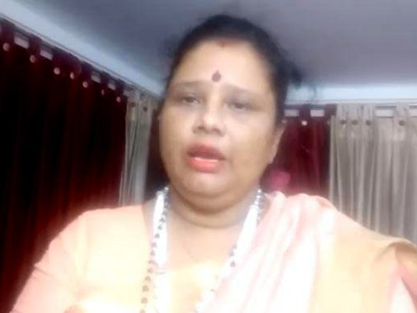 তাঁর কোনও বিপদ হলে দায়ী থাকবেন অনুব্রত! আর কী বললেন বিজেপি নেত্রী, ভিডিওতে দেখুন তাঁর কোনও বিপদ হলে দায়ী থাকবেন অনুব্রত! আর কী বললেন বিজেপি নেত্রী, ভিডিওতে দেখুন