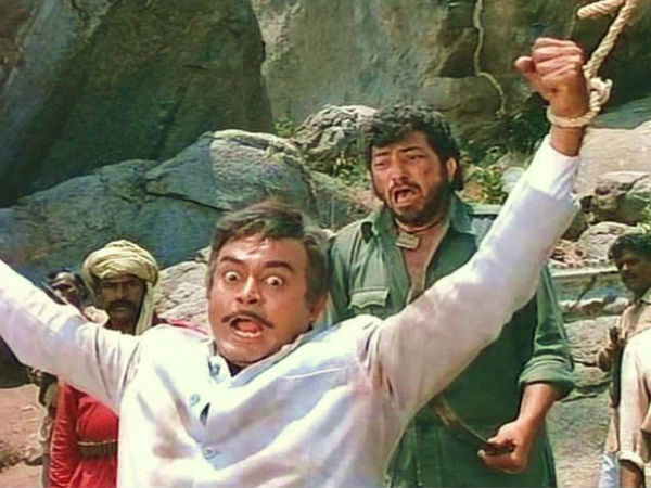 গরুর খোঁজার অপরাধ! শোলে সিনেমার নকল করে দুষ্কৃতীরা হাত কেটে নিল যুবকের গরুর খোঁজার অপরাধ! শোলে সিনেমার নকল করে দুষ্কৃতীরা হাত কেটে নিল যুবকের