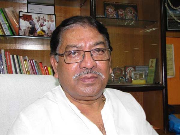 ২০ বছর পর প্রদেশ কংগ্রেসের শীর্ষপদে ফের মমতার ছোড়দা, অধীরকে নিয়েই চলার ডাক ২০ বছর পর প্রদেশ কংগ্রেসের শীর্ষপদে ফের মমতার ছোড়দা, অধীরকে নিয়েই চলার ডাক