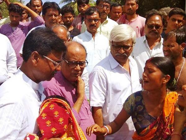 ইসলামপুরে গুলিকাণ্ডে বিচারবিভাগীয় তদন্তের দাবি সুজন-অশোকের ইসলামপুরে গুলিকাণ্ডে বিচারবিভাগীয় তদন্তের দাবি সুজন-অশোকের