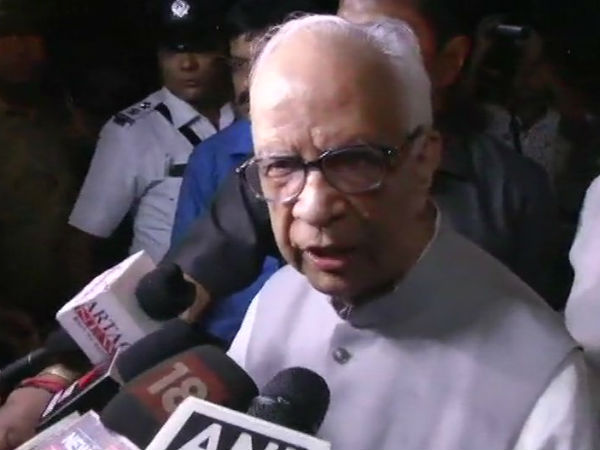 কলকাতার ব্রিজ দুর্ঘটনা ঘিরে সরকারকে তোপ রাজ্যপালের, মন্তব্যে উঠে এল ক্ষোভ কলকাতার ব্রিজ দুর্ঘটনা ঘিরে সরকারকে তোপ রাজ্যপালের, মন্তব্যে উঠে এল ক্ষোভ