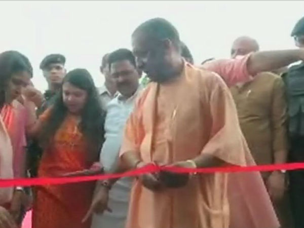 বারানসীতে জল তীর্থযাত্রার সূচনা করলেন যোগী বারানসীতে জল তীর্থযাত্রার সূচনা করলেন যোগী