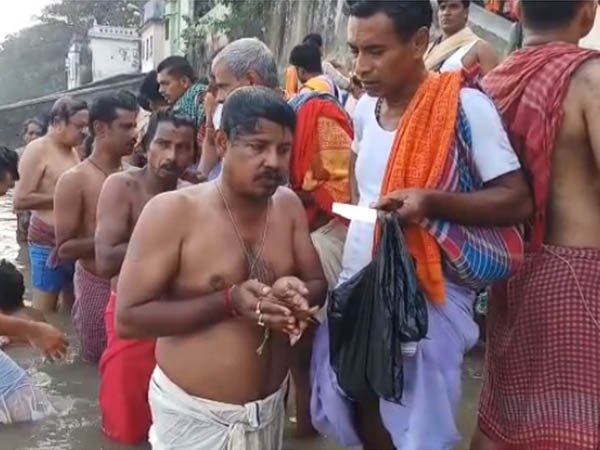 পঞ্জিকায় বদলেছে সময়