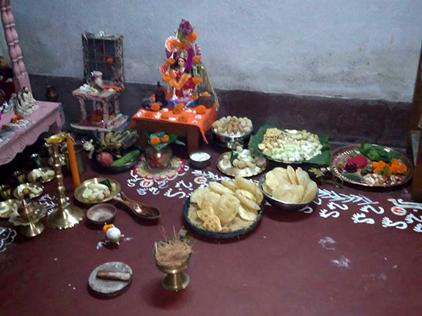 প্রদীপ কোন দিকে থাকবে?
