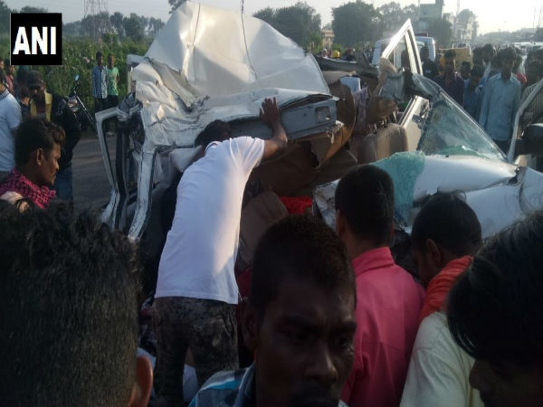 ভয়াবহ পথ দুর্ঘটনা! মৃত্যু একই পরিবারের ১০ সদস্যের ভয়াবহ পথ দুর্ঘটনা! মৃত্যু একই পরিবারের ১০ সদস্যের