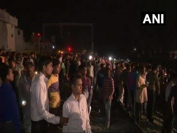 স্থানীয়দের কাঠগড়ায় রেল