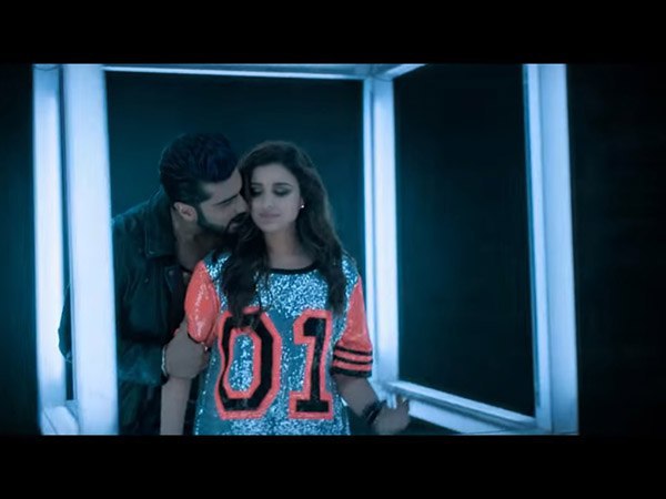 প্রপার পোটলার ছন্দে পার্টি মেজাজ জমিয়ে দিলেন অর্জুন-পরিণীতি! দেখুন ভিডিও প্রপার পোটলার ছন্দে পার্টি মেজাজ জমিয়ে দিলেন অর্জুন-পরিণীতি! দেখুন ভিডিও