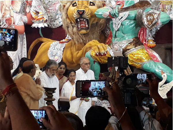 শতবর্ষে পা বাগবাজার সর্বজনীনের, উদ্বোধনে মুখ্যমন্ত্রী মমতা, দেখুন ভিডিও শতবর্ষে পা বাগবাজার সর্বজনীনের, উদ্বোধনে মুখ্যমন্ত্রী মমতা, দেখুন ভিডিও