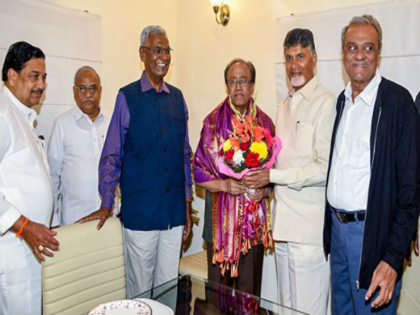 দিল্লিতে জোট বৈঠক