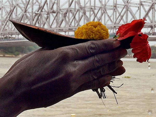 মর্ত্যে আসছেন দেবী