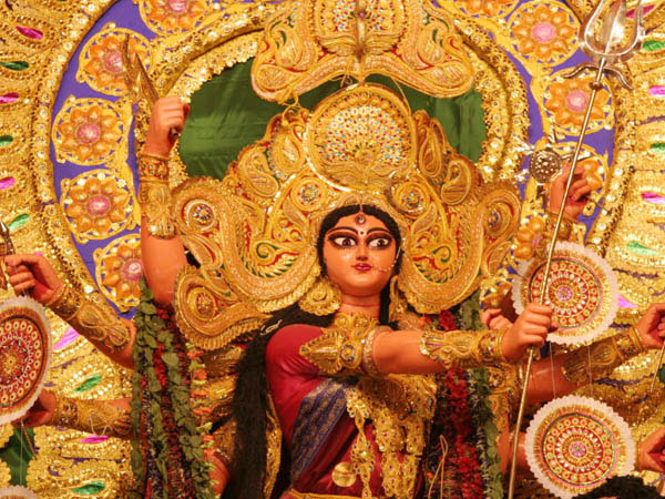 উত্তর প্রদেশে দুর্গাপুজোয় একটুকরো কলকাতা যেন উঠে আসে এই জায়গাটিতে উত্তর প্রদেশে দুর্গাপুজোয় একটুকরো কলকাতা যেন উঠে আসে এই জায়গাটিতে