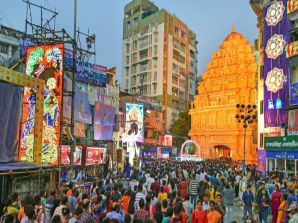 জনজোয়ারে ভাসল সপ্তমী! অষ্টমীতে সুনামির পূর্বাভাস, দেখুন ভিডিও জনজোয়ারে ভাসল সপ্তমী! অষ্টমীতে সুনামির পূর্বাভাস, দেখুন ভিডিও