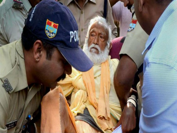 গঙ্গা বাঁচাতে প্রাণটাই উৎসর্গ করলেন গঙ্গা বাঁচাতে প্রাণটাই উৎসর্গ করলেন