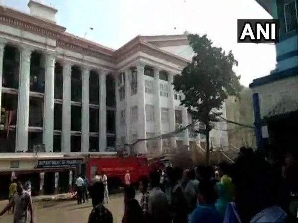 ফিরল আমরিকাণ্ডের স্মৃতি! সাত সকালে মেডিক্যাল কলেজে বিধ্বংসী আগুন ফিরল আমরিকাণ্ডের স্মৃতি! সাত সকালে মেডিক্যাল কলেজে বিধ্বংসী আগুন