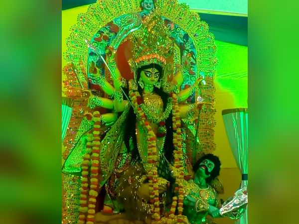 ছৌ নাচ থেকে ফ্যাশন শো, এইচএসআর-এ ইশার উদ্যোগ জমিয়ে দিয়েছে দুর্গাপুজো ছৌ নাচ থেকে ফ্যাশন শো, এইচএসআর-এ ইশার উদ্যোগ জমিয়ে দিয়েছে দুর্গাপুজো
