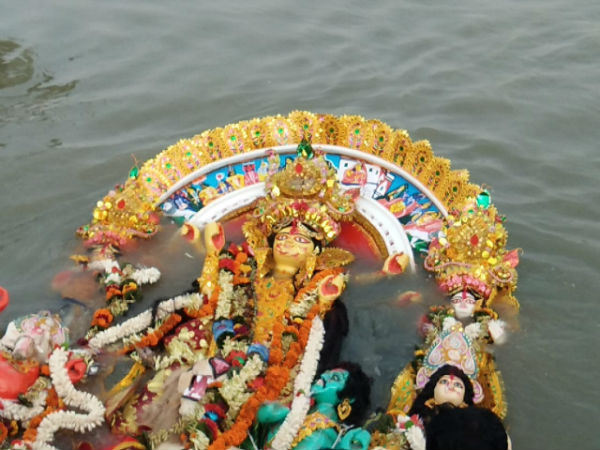 ইছামতীর বুকে মিলে গেল দুই বাংলার আবেগ ইছামতীর বুকে মিলে গেল দুই বাংলার আবেগ