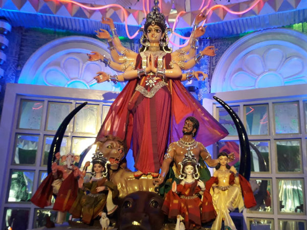 চলে আসুন জগত মুখার্জি পার্কে চলে আসুন জগত মুখার্জি পার্কে