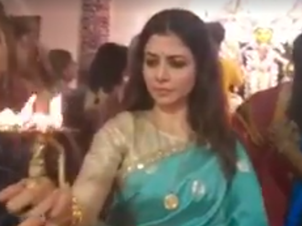 বাড়ির পুজোয় ব্যস্ত কোয়েল, কাসর হাতে বাড়ি মাতালেন রঞ্জিত মল্লিক বাড়ির পুজোয় ব্যস্ত কোয়েল, কাসর হাতে বাড়ি মাতালেন রঞ্জিত মল্লিক