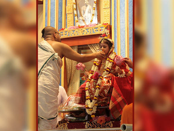 বেলুড়ের কুমারী পুজো