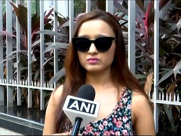 আমি ধর্ষিত হতে পারতাম,পুলিশের সামনে জামা কাপড় খোলার ঘটনা নিয়ে সরব মেঘনা আমি ধর্ষিত হতে পারতাম,পুলিশের সামনে জামা কাপড় খোলার ঘটনা নিয়ে সরব মেঘনা