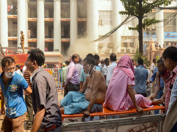 লুট চলছে, বললেন সুজন