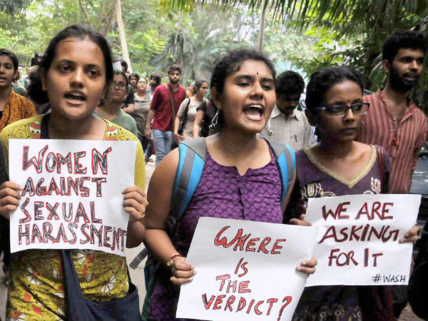 #MeToo -র অভিযোগে তোলপাড় দেশের প্রথম সারির শিক্ষা প্রতিষ্ঠানও #MeToo -র অভিযোগে তোলপাড় দেশের প্রথম সারির শিক্ষা প্রতিষ্ঠানও