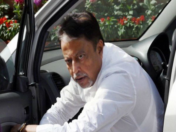 চাপ বাড়ছে মুকুলের ওপর! একাধিক ঘনিষ্ঠকে নিয়ে বার্তা মমতার প্রশাসনের চাপ বাড়ছে মুকুলের ওপর! একাধিক ঘনিষ্ঠকে নিয়ে বার্তা মমতার প্রশাসনের