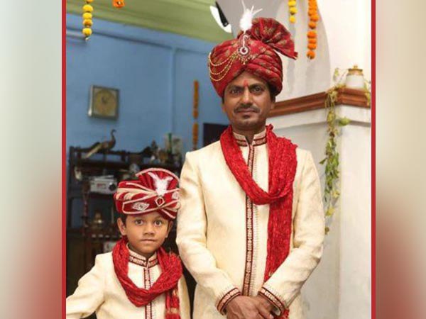 হঠাৎ বিয়ের সাজে নওয়াজ ! সোশ্যাল মিডিয়ায় রহস্য ফাঁস করলেন অভিনেতা হঠাৎ বিয়ের সাজে নওয়াজ ! সোশ্যাল মিডিয়ায় রহস্য ফাঁস করলেন অভিনেতা