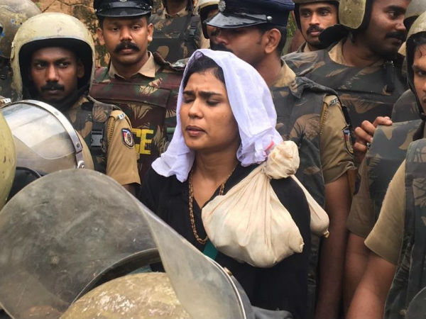 মহিলাদের প্রবেশ নিয়ে ধুন্ধুমার সবরিমালায়, চরম হুমকি প্রধান পুরহিতের মহিলাদের প্রবেশ নিয়ে ধুন্ধুমার সবরিমালায়, চরম হুমকি প্রধান পুরহিতের