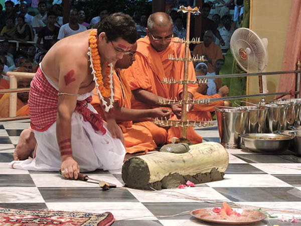 সন্ধি পুজোয় মহাপ্রসাদ