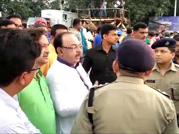 বাদামতলাঘাটে মেয়র শোভন চট্টোপাধ্যায়, বিসর্জন ঘিরে কড়া নিরাপত্তা প্রশাসনের বাদামতলাঘাটে মেয়র শোভন চট্টোপাধ্যায়, বিসর্জন ঘিরে কড়া নিরাপত্তা প্রশাসনের