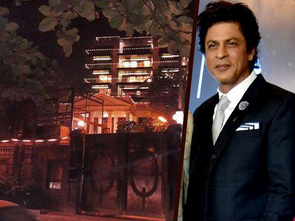 দীপাবলির জন্য নয়, তাহলে কেন সাজছে শাহরুখের মন্নত! আসল ঘটনা কী দীপাবলির জন্য নয়, তাহলে কেন সাজছে শাহরুখের মন্নত! আসল ঘটনা কী