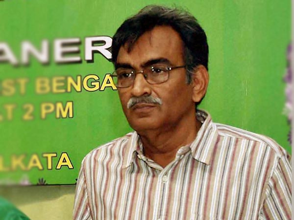 কেষ্টা-ব্যাটা যে পুরাতন ভৃত্য! ছাড়িলে না ছাড়ে কী করিব তারে, মহাফাঁপরে দিদি’ কেষ্টা-ব্যাটা যে পুরাতন ভৃত্য! ছাড়িলে না ছাড়ে কী করিব তারে, মহাফাঁপরে দিদি’