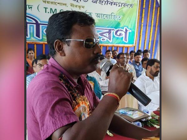 রবিবার নেতার ওপর হামলা