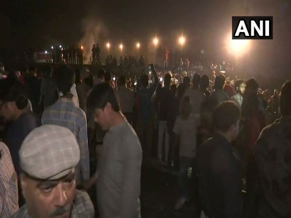 বিজয়া দশমীতে এক ভয়াবহ সন্ধ্যা বিজয়া দশমীতে এক ভয়াবহ সন্ধ্যা