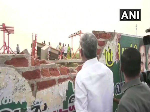 পাঁচিলে ধাক্কা দুবাইগামী বিমানের, মুম্বইয়ে জরুরি অবতরণ ঘিরে চাঞ্চল্য পাঁচিলে ধাক্কা দুবাইগামী বিমানের, মুম্বইয়ে জরুরি অবতরণ ঘিরে চাঞ্চল্য