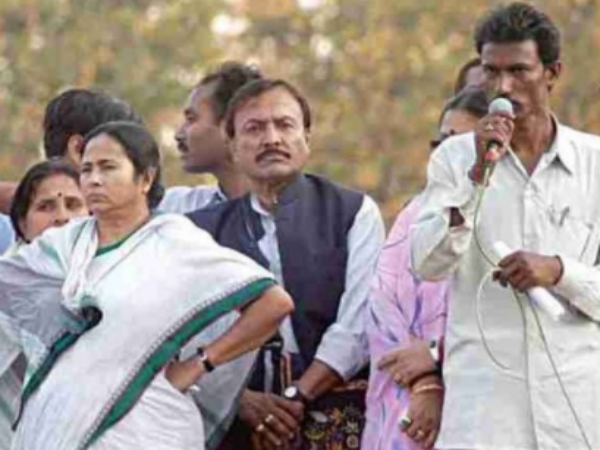 মুকুল যোগে মাথা চাড়া নতুন জনসাধারণের কমিটির! ঘুম ছুটেছে মমতার দলের মুকুল যোগে মাথা চাড়া নতুন জনসাধারণের কমিটির! ঘুম ছুটেছে মমতার দলের