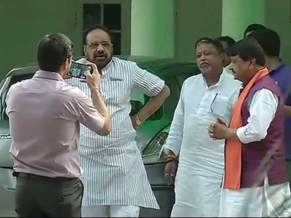 মুকুল রায়কে কতটা বিশ্বাস বিজেপির কেন্দ্রীয় নেতৃত্বের! জেনে নিন ফাঁস হওয়া অডিও থেকে মুকুল রায়কে কতটা বিশ্বাস বিজেপির কেন্দ্রীয় নেতৃত্বের! জেনে নিন ফাঁস হওয়া অডিও থেকে