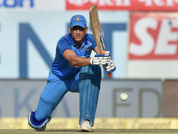 মহেন্দ্র সিং ধোনি