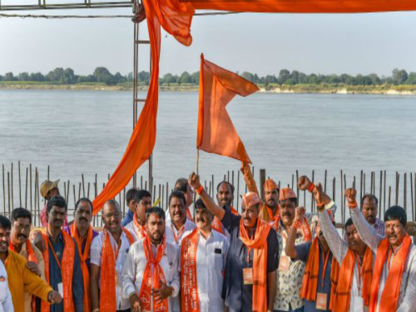 অযোধ্যায় আরএসএস ও ভিএইচপি