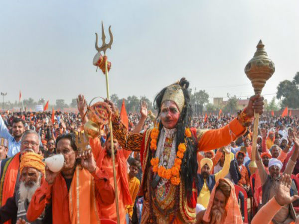 এলাহাবাদ হাইকোর্টের রায়ে স্থগিতাদেশ