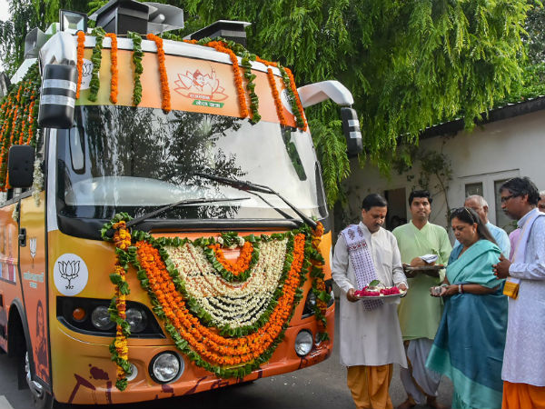 সভার সপ্তাহকাল আগেই রথ কলকাতায়