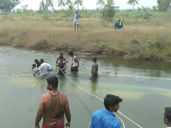 কর্ণাটকের মাণ্ড্যতে ভয়াবহ বাস দুর্ঘটনা! বহু মানুষের মৃত্যুর আশঙ্কা কর্ণাটকের মাণ্ড্যতে ভয়াবহ বাস দুর্ঘটনা! বহু মানুষের মৃত্যুর আশঙ্কা