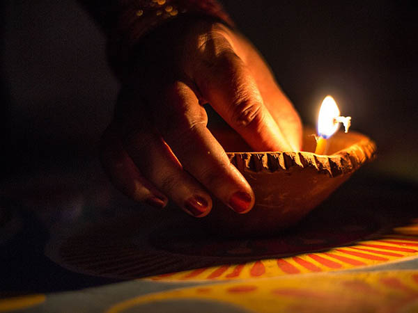 বেল গাছের নিচে লাগান প্রদীপ